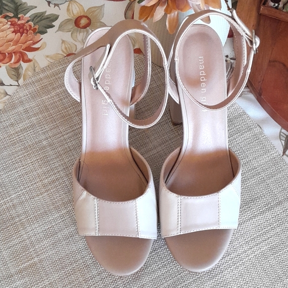 Madden Girl 10M Tan Skyy Platform Chunk Heels - Picture 4 of 7